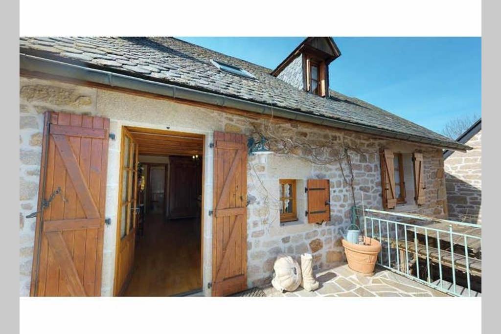 La Grange De Salvaneix Gite Pour 15 Personnes 7 Chambres Avec 6 Sdb-6Wc Sarran Exteriér fotografie